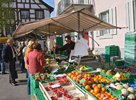 Warenmarkt in der Altstadt Bülach 2025 Warenmarkt in der Altstadt Bülach 2025