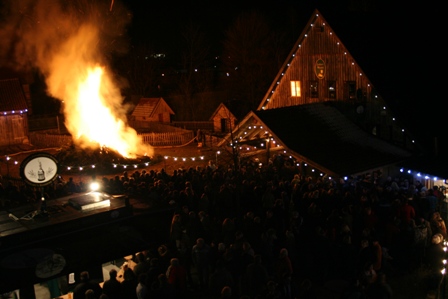 Osterfeuer im Liebharts Detmolder Fachwerkdorf