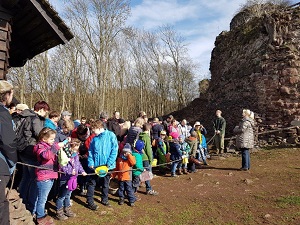 Ostereiersuche auf der Ebersburg