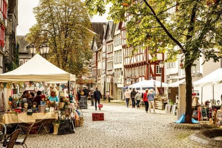 Frühlingsmarkt und Brutzelsonntag